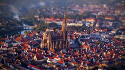 Quelle ville en U n'est pas située en France ?