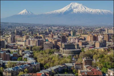 Quelle ville en Y n'est pas située au Japon ?
