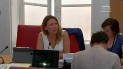 Dans quelle commission siège Sandra ?