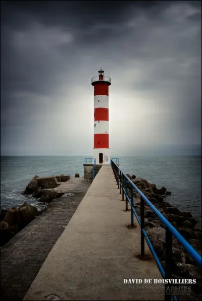 Dans quel département est située la station balnéaire de Port-la-Nouvelle, pas très loin de Narbonne ?