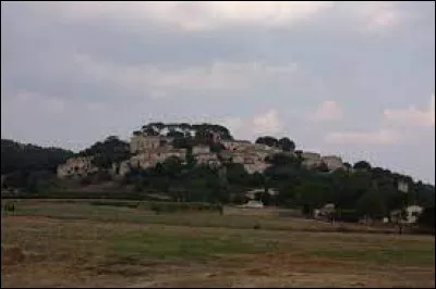 Village occitan, dans l'arrondissement du Vigan, Orthoux-Sérignac-Quilhan se situe dans le département ...