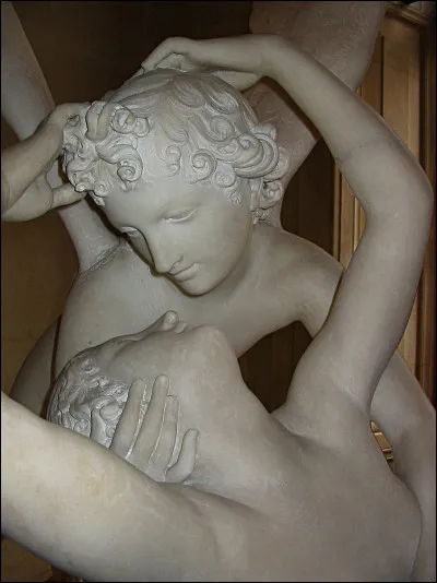 Dans la mythologie grecque, quelle princesse réputée pour sa beauté fut ranimée par le baiser d'Eros ?