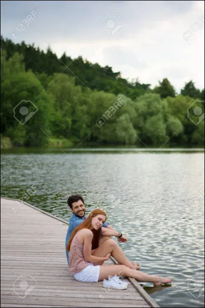 Elle s'empresse de t'expliquer qu'elle ne souhaite pas que tu sois choisi comme champion et que tu risques ta vie ! Elle s'inquiète juste pour toi ! Que décides-tu de faire ?