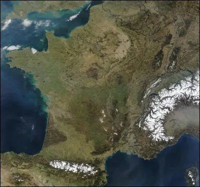 Dans quel département se situe Rochefort (17300) ?
