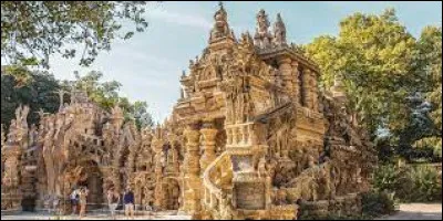 Arts : Qui est le réalisateur de ce palais idéal ?
