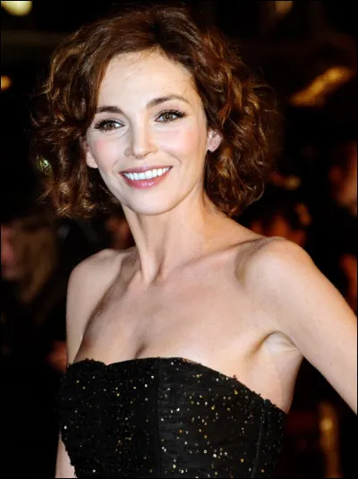 Qui est cette Claire, actrice et chanteuse ?