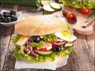 Vie quotidienne : Dans quelle ville peut-on trouver ces spécialités : le Pan Bagnat, la Socca, le petit farci ou encore la daube ?