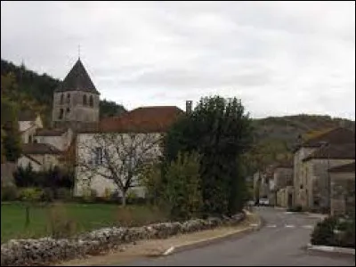 Je vous emmène dans le Quercy blanc, à Saint-Vincent-Rive-d'Olt. Village de l'aire d'attraction Cadurcienne, sur la rive gauche du Lot, il se situe dans le département ...