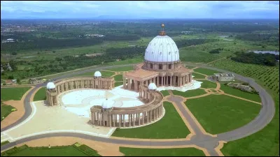 Quelle est la capitale politique et administrative de la Côte d'Ivoire ?