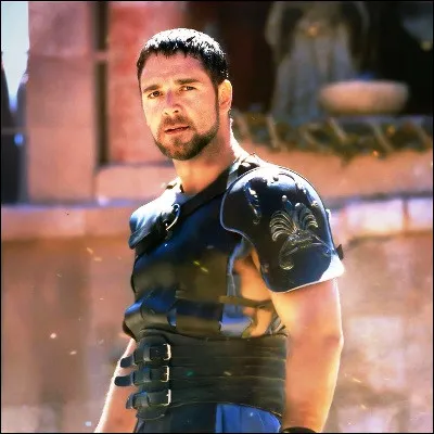 Quelle arme blanche utilis&eacute;e par un r&eacute;tiaire dans un combat de gladiateur est l�un des attributs de Britannia, la figure all&eacute;gorique du Royaume-Uni ?