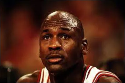 Sports et loisirs : Dans quelle équipe de basketball a majoritairement joué Michael Jordan ?