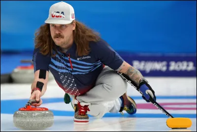 Sports et loisirs : Combien de joueurs composent une équipe de curling ?