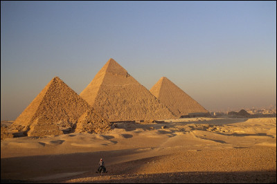 LÉgypte compte plus de 300 pyramides.