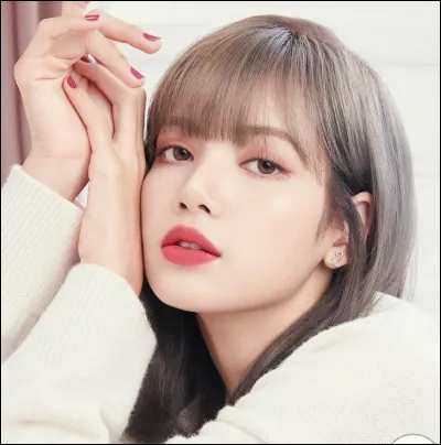 Dans quel pays n'est-elle pas l'ambassadrice de la marque Moonshot ?