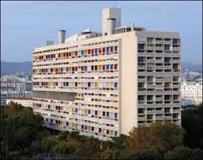 Arts : Comment est qualifiée la cité créée par Le Corbusier à Marseille ?