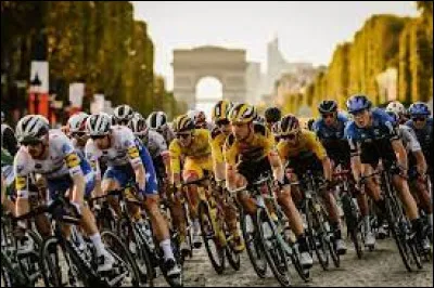 Sports et loisirs : Combien y a-t-il d'étapes lors du Tour de France ?