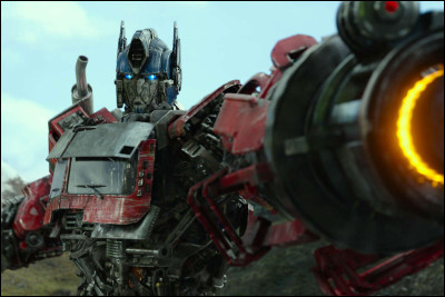 C'est le puissant chef des Autobots, arborant une imposante forme de camion. Qui est-il ?