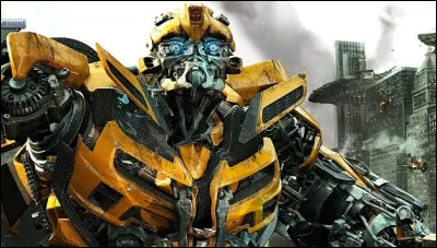 C'est un Autobot reconnaissable à sa carrosserie jaune vif et noir, inspirée d'une Chevrolet Camaro. Quel est son nom ?