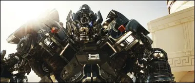 C'est un Autobot spécialisé dans les tactiques militaires et les armes lourdes. Qui est-il ?