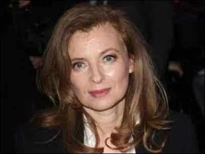 Littérature : Complétez le livre écrit par Valérie Trierweiler après sa rupture avec François Hollande : Merci pour ce .... :