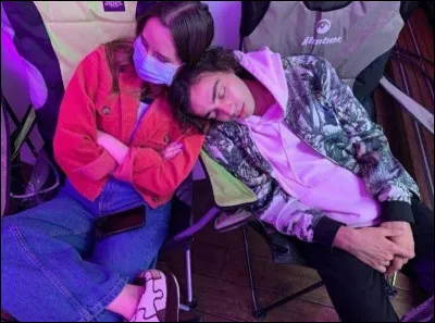 À quelle chanson ces paroles appartiennent-elles : "Yeah, we could be good, so good if we were together" ?