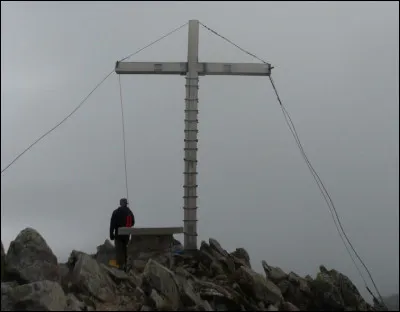 L'adjectif intons veut dire...