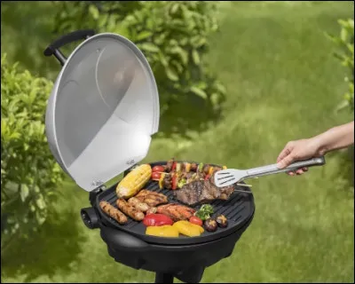 Le barbecue est une star des vacances d'été. Comment ce mot est-il abrégé ?