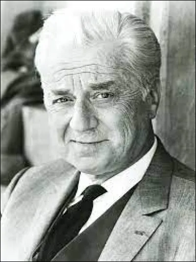 Cet acteur, qui a joué dans "Entrée des artistes", "Casque d'or, "Paris brûle-t-il ?", "La Vie devant soi", c'est Claude ...