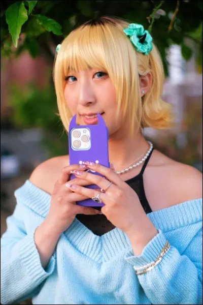 À qui appartient ce cosplay ?