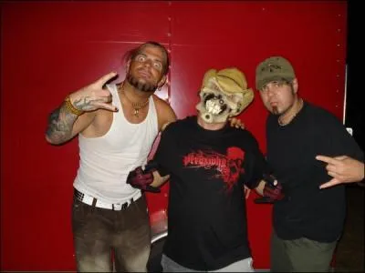 Nous avons chant Modest'. Quel est le nom de notre groupe ?