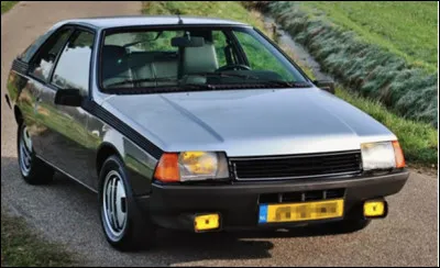 Fuego était un coupé 4 places produit de 1980 à 1986 par le constructeur français SIMCA.