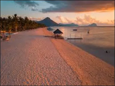 Dans le roman mythique, dans quelle île de l'archipel des 	Mascareignes, Paul et Virginie ont-ils connu l'amour ?