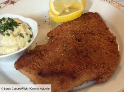 À partir de quelle partie du boeuf ou du porc "le tablier de sapeur'', spécialité culinaire de Lyon, est-il constitué ?