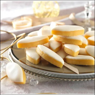 Les calissons sont des confiseries composées de melon confit et d'amandes blanchies. De quelle ville sont-ils originaires ?