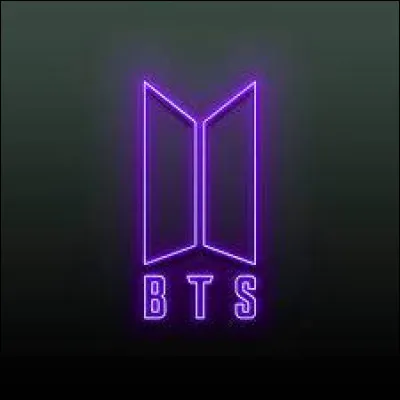 À quelle date BTS a-t-il fait ses débuts officiels ?