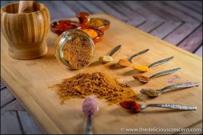 C'est un mélange d'épices composé de cannelle, de cumin, de boutons de roses, de cardamone et de clous de girofle. Il est très présent dans la cuisine iranienne, c'est...