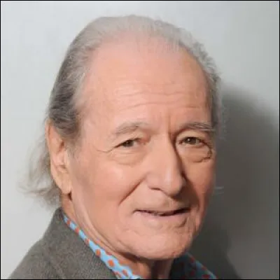 Qu est ce cinéaste, réalisateur du film ''Deux'' ?