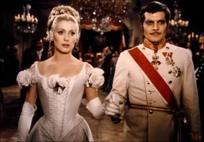 Dans Mayerling, qui tuait Catherine Deneuve ?