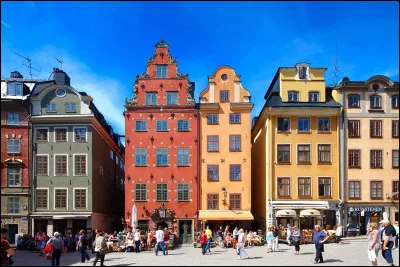 On continue... De quel pays Stockholm est-elle la capitale ?