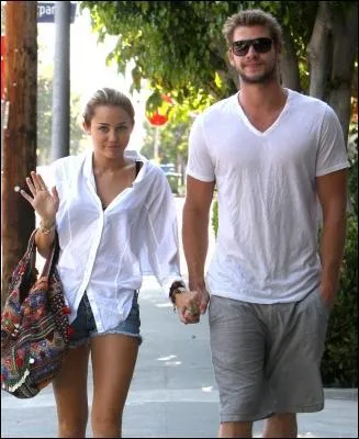 Comment s'appelle le 'boyfriend' de Miley ?