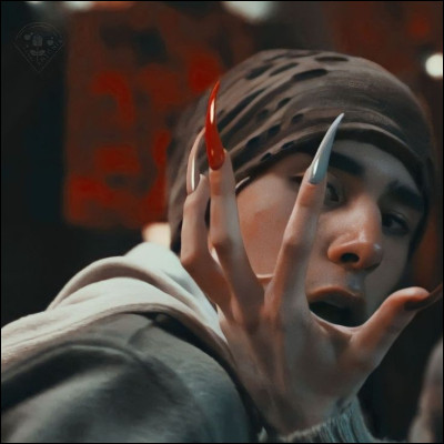 À qui appartiennent ces ongles ?