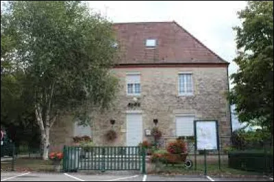 Nous terminons cette promenade en Bourgogne-Franche-Comté, à Villers-Robert. Village de l'aire d'attraction Doloise, il se situe dans le département ...