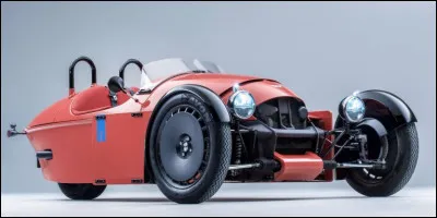 Quel est le nom du constructeur britannique de ce véhicule à 3 roues appelé "Super 3" ?