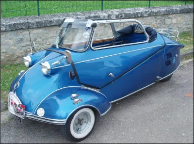 Quel constructeur allemand spécialiste en aéronautique a produit de 1953 à 1964 un véhicule à 3 roues, un biplace en tandem ?