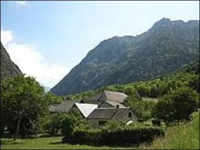 Nous sommes au hameau de Gragnolet, dépendant de la commune d'Entraigues. Commune Iséroise, elle se situe dans l'ancienne région ...