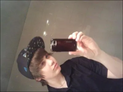 Est-ce que ce garon est Justin. B ?