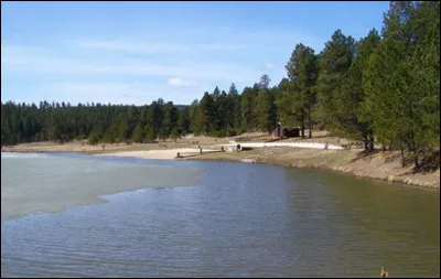 Roubaix est une ville de l'État du Dakota du Sud aux États-Unis, autrefois célèbre pour ses mines d'or mises en valeur par le Français Pierre Wibaux.