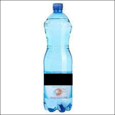 Quelle est la marque de cette bouteille d'eau ?