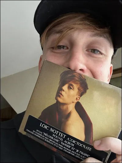 Dans quelle chanson Loïc Nottet parle-t-il de son enfance ?