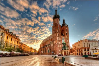 Dans quel pays se trouve la ville de Cracovie ?